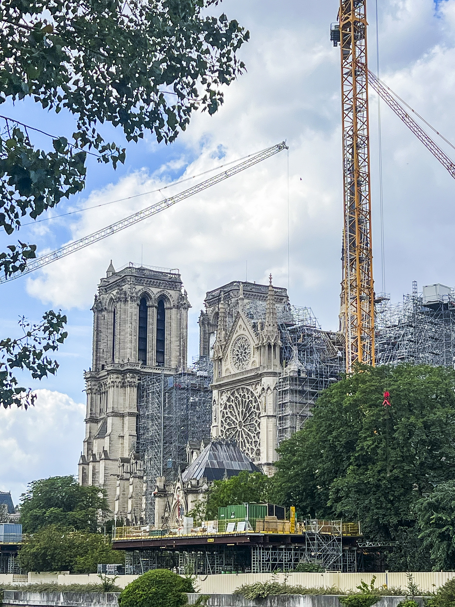 32m2 face Cathédrale Notre Dame, quai de Montebello 5e 9 Appartement TAN intérieur