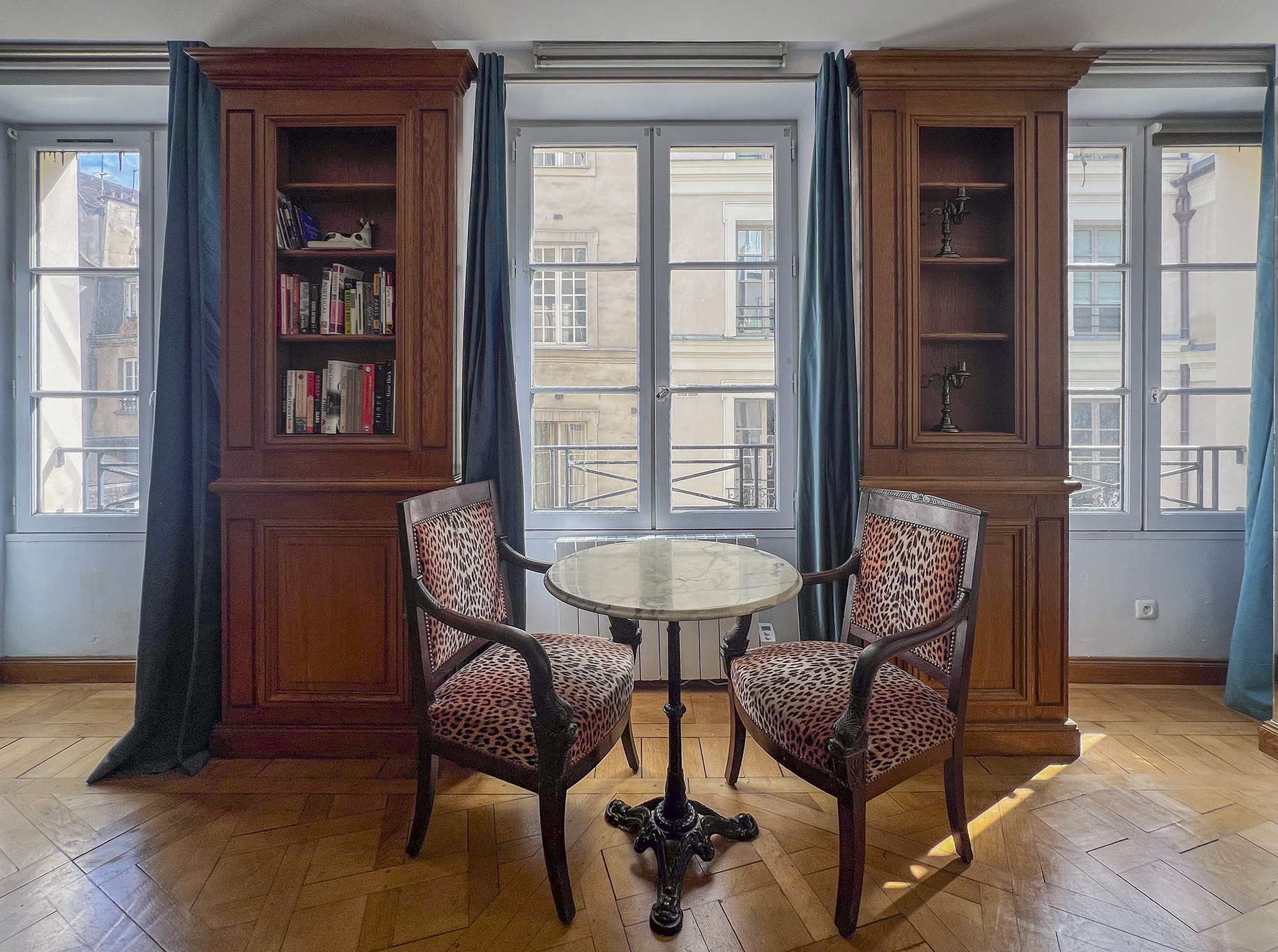 32m2 face Cathédrale Notre Dame, quai de Montebello 5e 8 Appartement TAN